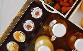 Red's Redaelli Hotel