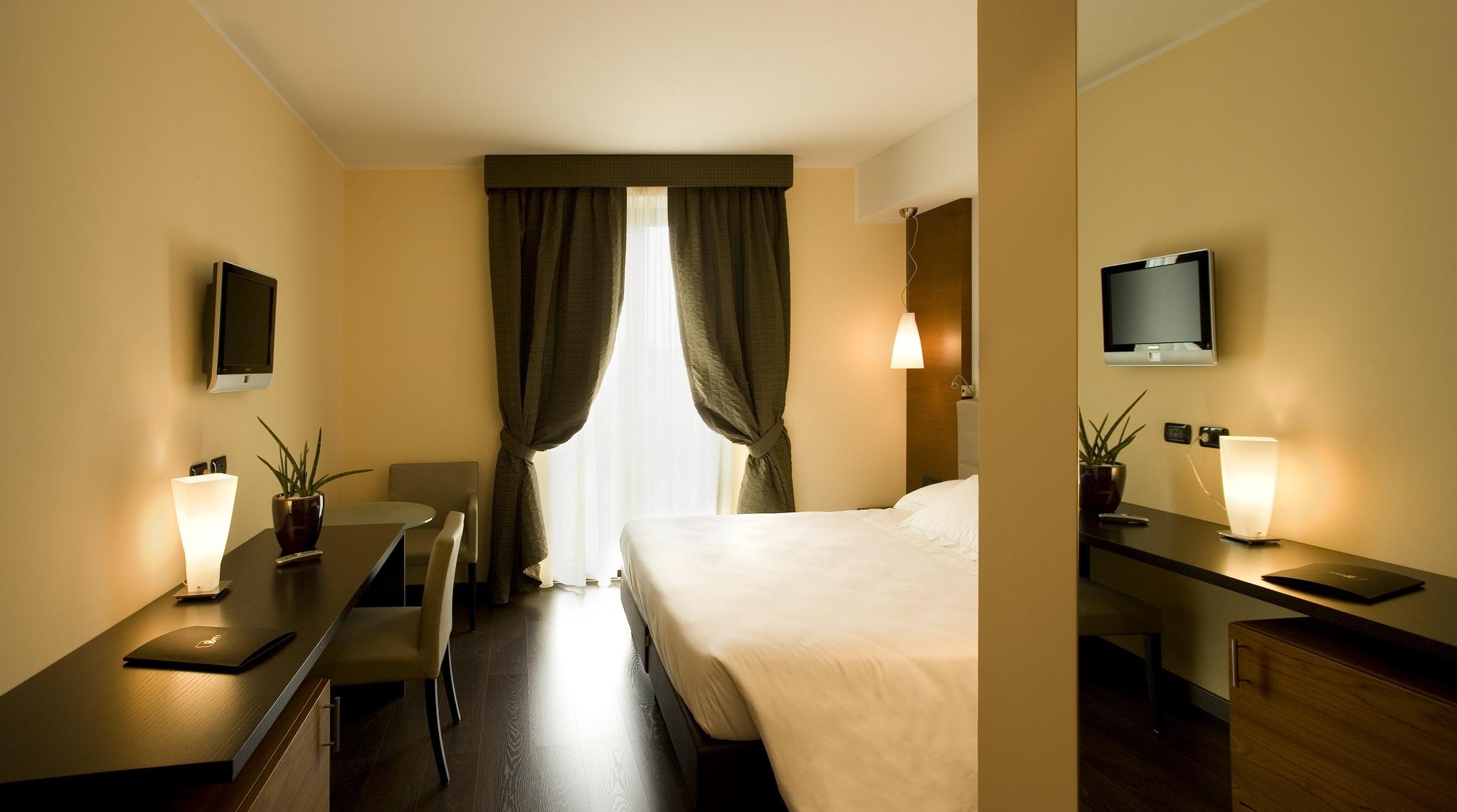 Red's Redaelli Hotel Barzanò Esterno foto