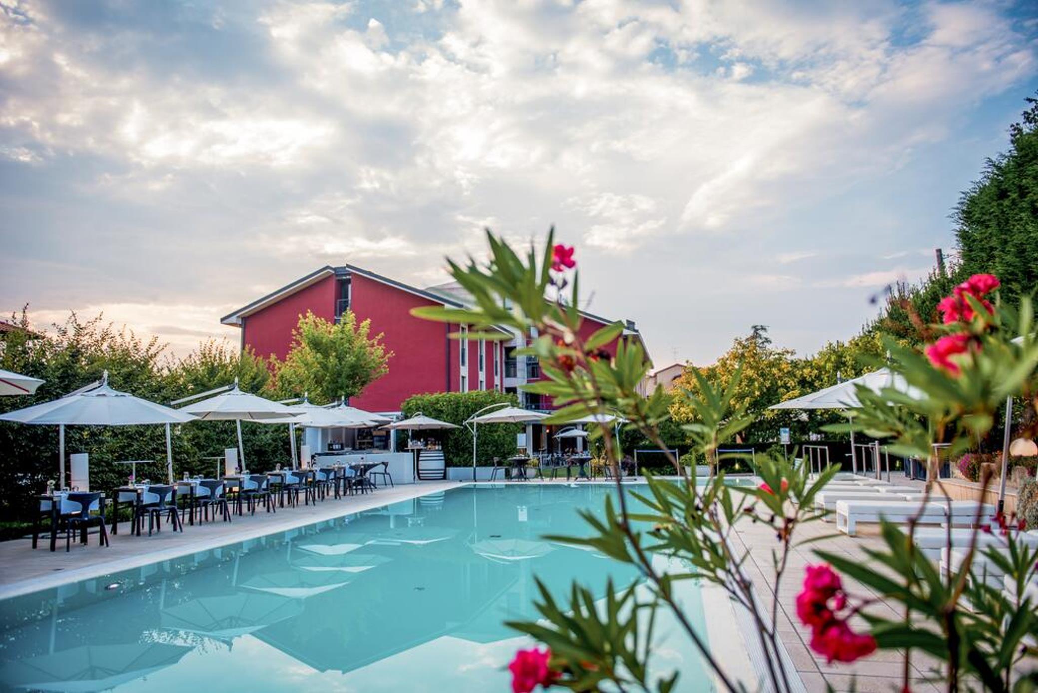 Red's Redaelli Hotel Barzanò Esterno foto